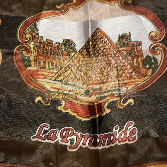 J. Mico Sancho SOUVENIR DE PARIS Vintage Scarf 36x38 - Picture 8 of 12